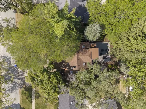 View/Area - 711 Lakeside Dr, Wheaton, IL 60187 photo 1 of 10