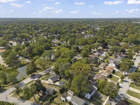 View/Area - 711 Lakeside Dr, Wheaton, IL 60187 photo 5 of 10