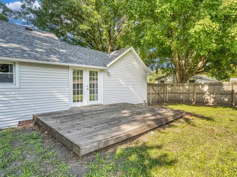 Exterior - 265 W Wilson St, Bement, IL 61813 photo 8 of 9
