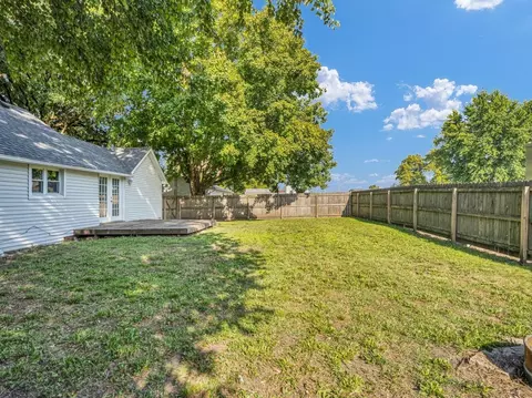 Exterior - 265 W Wilson St, Bement, IL 61813 photo 7 of 9