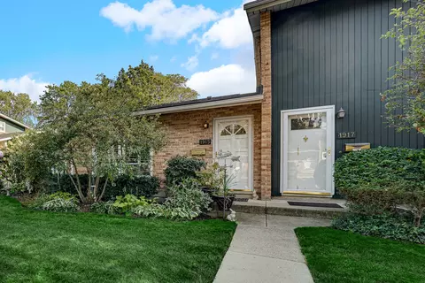 1915 Willow Hill Ct, Northfield, IL 60093