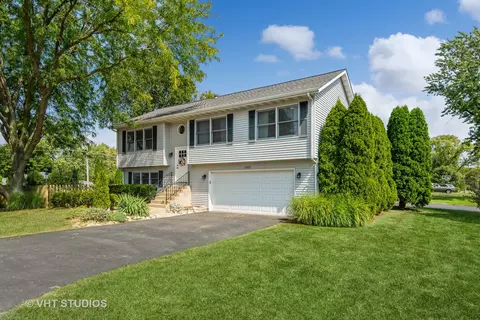 1032 Oxford St, Downers Grove, IL 60516