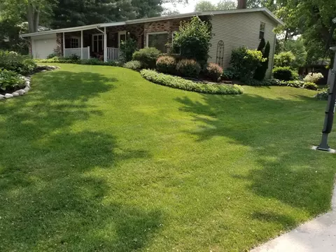 5350 Lake Crest Rd, Caledonia, IL 61011