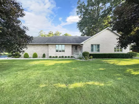 1723 Mayapple Pl, Watseka, IL 60970