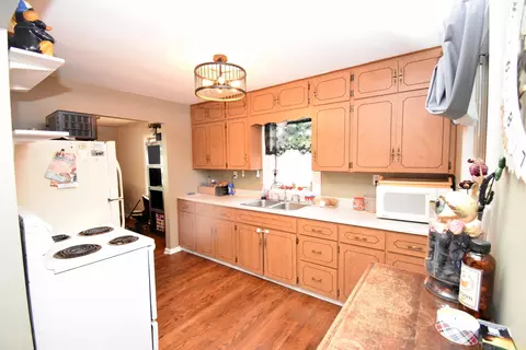 701 E Glover St, Ottawa, IL 61350 photo 6