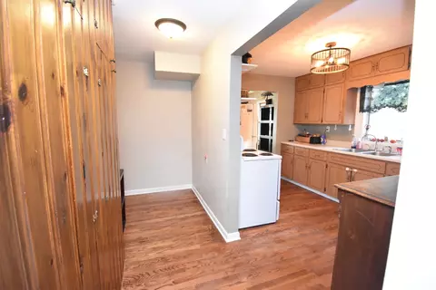 701 E Glover St, Ottawa, IL 61350 photo 8