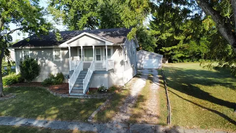806 N Chicago St, Watseka, IL 60970