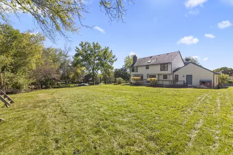 Exterior - 1400 Gaslight Dr, Algonquin, IL 60102 photo 4 of 4