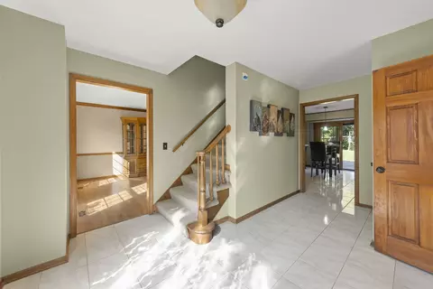 Entry Way - 1400 Gaslight Dr, Algonquin, IL 60102 photo 1 of 1