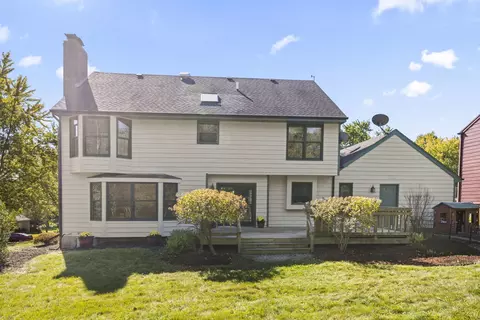 Exterior - 1400 Gaslight Dr, Algonquin, IL 60102 photo 3 of 4