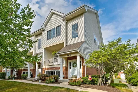 707 Pheasant Trl, Saint Charles, IL 60174