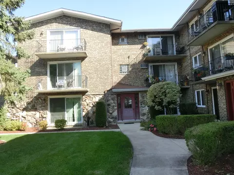 8932 W 140th St #1B, Orland Park, IL 60462