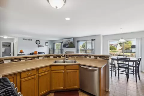 5625 Thribble Cross, Roscoe, IL 61073 photo 22