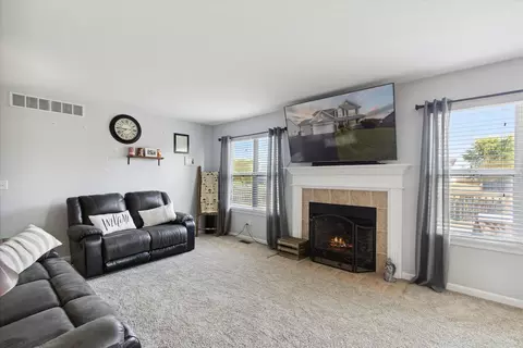 5625 Thribble Cross, Roscoe, IL 61073 photo 14