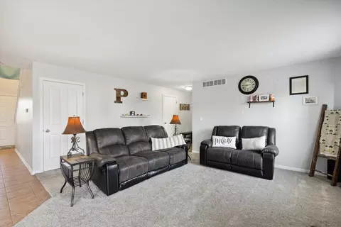 5625 Thribble Cross, Roscoe, IL 61073 photo 9