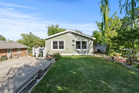 1025 Barberry Ln, Round Lake Beach, IL 60073