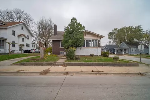 801 S Morris Ave, Bloomington, IL 61701