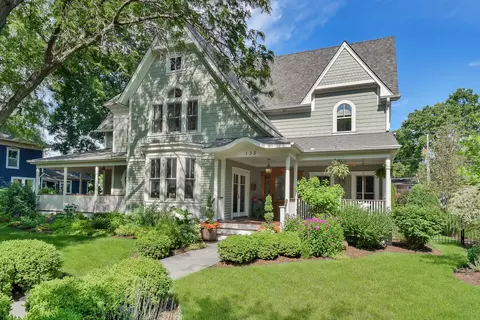 132 S Loomis St, Naperville, IL 60540