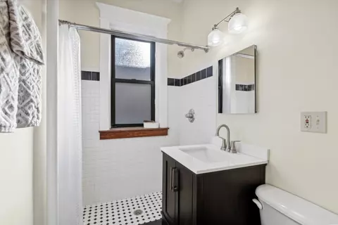 1209 E 53rd St #3, Chicago, IL 60615 photo 10