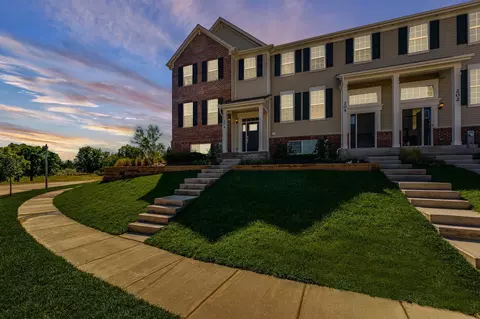 1606 Neubauer Cir #1201, Lindenhurst, IL 60046