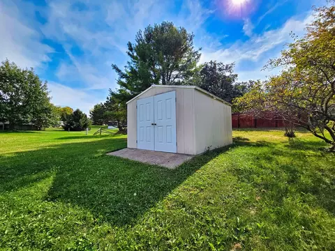 Other - 1661 W Apache Trl, Freeport, IL 61032 photo 5 of 5