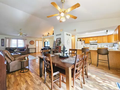 Dining - 1661 W Apache Trl, Freeport, IL 61032 photo 2 of 2