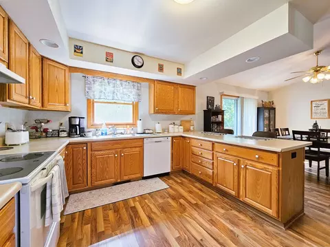 Kitchen - 1661 W Apache Trl, Freeport, IL 61032 photo 3 of 3