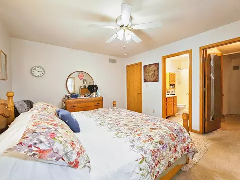 Bedroom - 1661 W Apache Trl, Freeport, IL 61032 photo 2 of 6