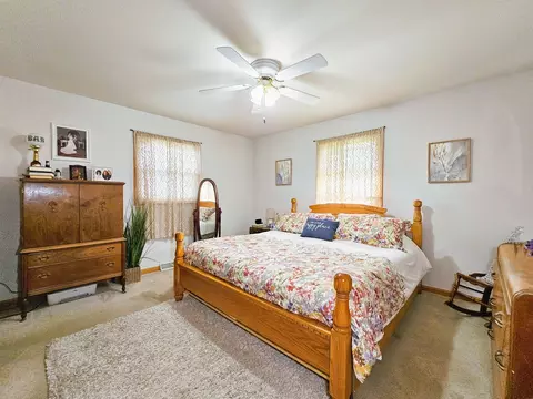 Bedroom - 1661 W Apache Trl, Freeport, IL 61032 photo 1 of 6