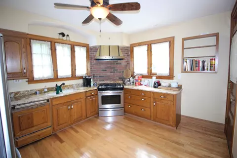 9846 S Hamilton Ave, Chicago, IL 60643 photo 10