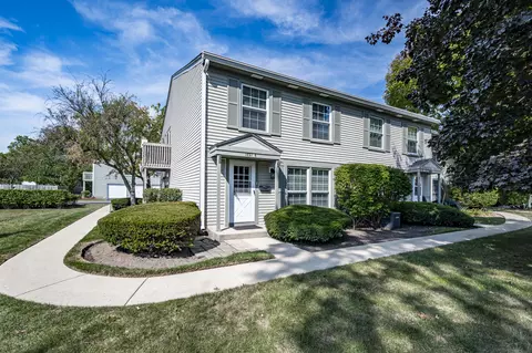 1691 Valley Forge Dr #B, Wheaton, IL 60189