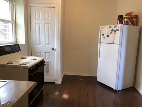 Kitchen - 3271 S Bell Ave, Chicago, IL 60608 photo 4 of 14