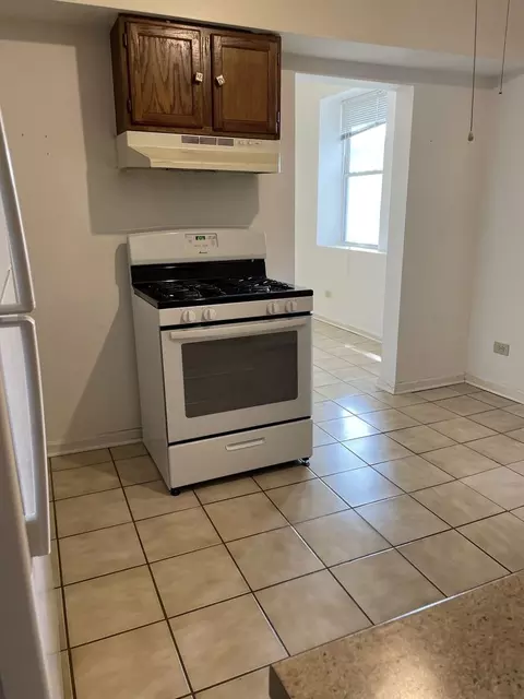 Kitchen - 3271 S Bell Ave, Chicago, IL 60608 photo 2 of 14