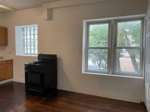 Living - 3271 S Bell Ave, Chicago, IL 60608 photo 9 of 10