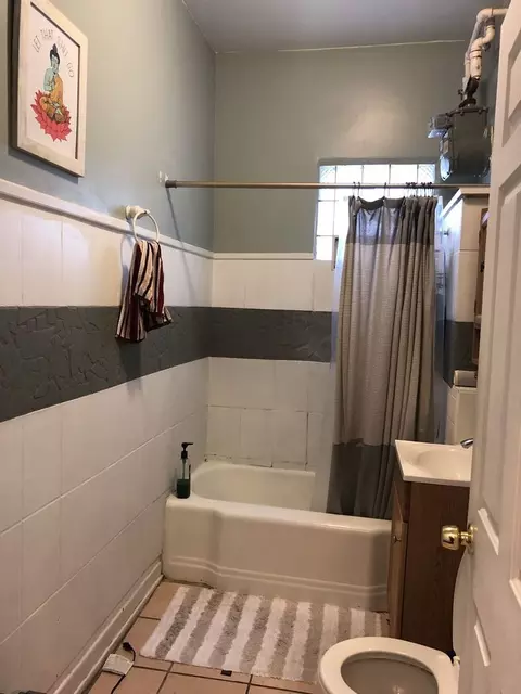 Bath - 3271 S Bell Ave, Chicago, IL 60608 photo 7 of 7