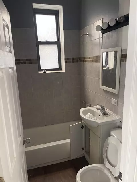 663 E 50th St, Chicago, IL 60615 photo 4