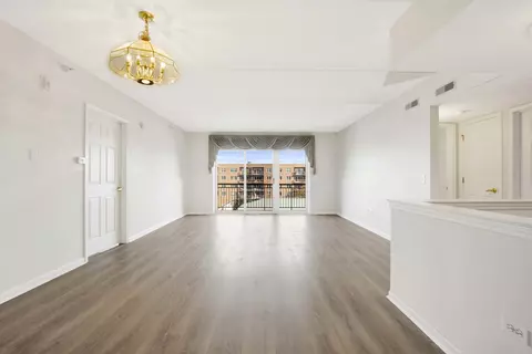 1327 Brown St #511, Des Plaines, IL 60016 photo 4