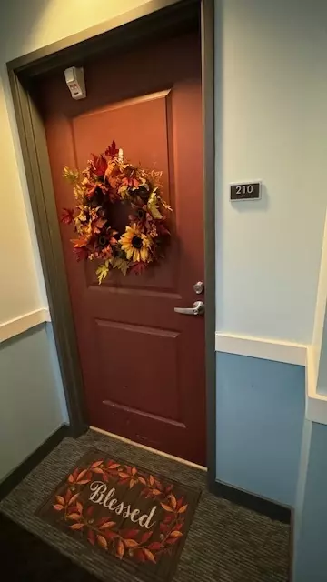 Entry Way - 1905 S Wolf Rd #210, Hillside, IL 60162 photo 1 of 2
