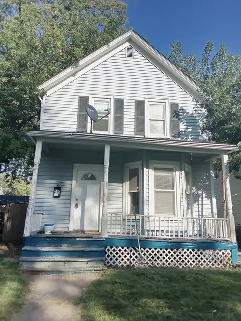 615 Chestnut St, Waukegan, IL 60085