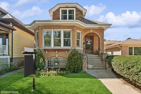 5224 N Monitor Ave, Chicago, IL 60630