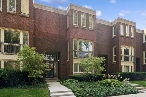 2705 S Michigan Ave #A, Chicago, IL 60616