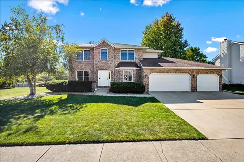 1011 Ironwood Cc Dr, Normal, IL 61761 photo 3