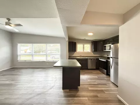 1512 Golfview Rd, Rantoul, IL 61866 photo 7