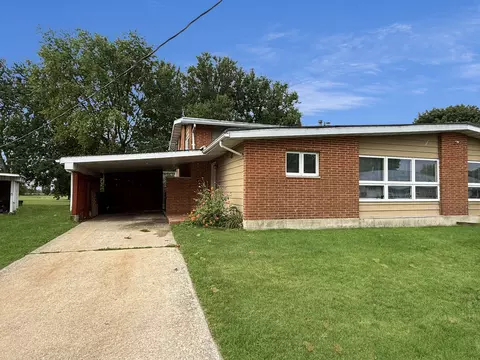 1512 Golfview Rd, Rantoul, IL 61866 photo 1