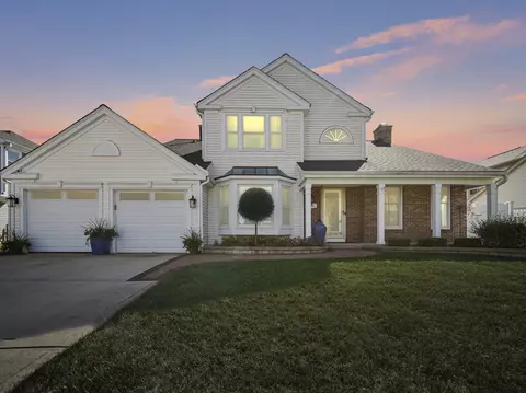 1841 Maine Dr, Elk Grove Village, IL 60007