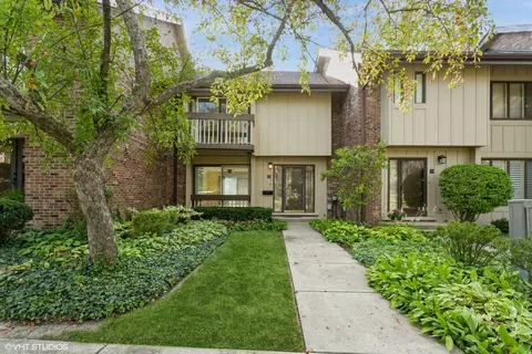 Exterior - 21 Kyle Ct, Willowbrook, IL 60527 photo 1 of 5