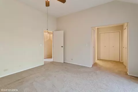 Bedroom - 21 Kyle Ct, Willowbrook, IL 60527 photo 2 of 4