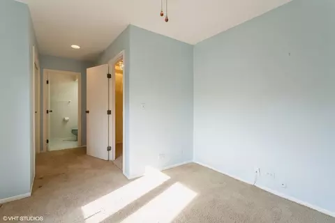 Bedroom - 21 Kyle Ct, Willowbrook, IL 60527 photo 3 of 4
