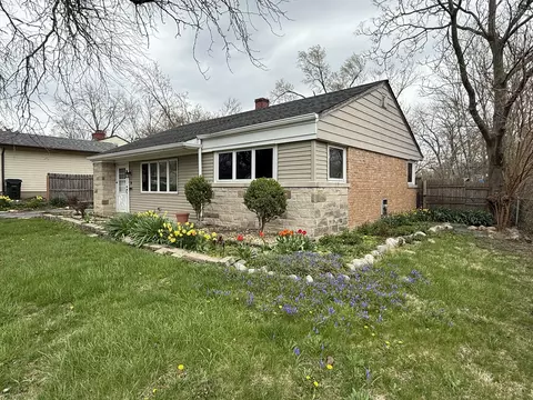 9 Marquette Pl, Park Forest, IL 60466