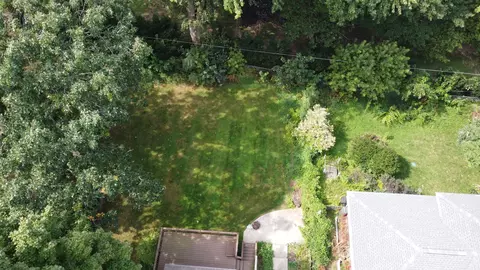 Exterior - 210 Hickory Rd, Oakwood Hills, IL 60013 photo 7 of 8
